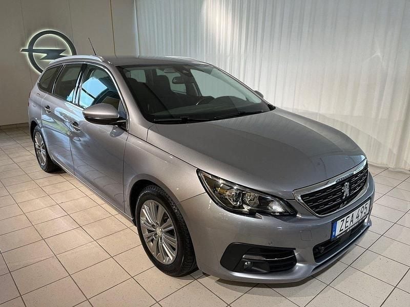 Grå Begagnad 2018 Peugeot 308 Kombi | 139 000 kr (Lite dyr) - Bild 1/4