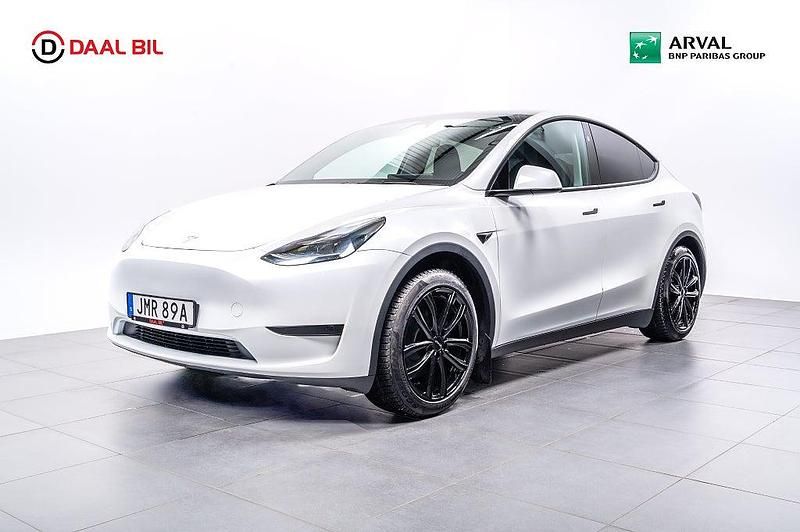 Begagnad Tesla Model Y Standard Range 250 kW (340 HK) 2024 Vit SUV
