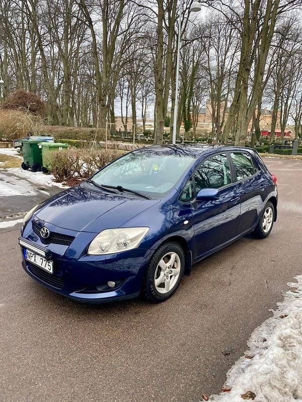 Begagnad Toyota Auris 124 HK (91 kW) 2008 Halvkombi