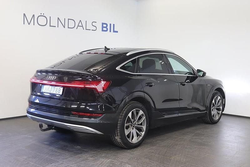 Begagnad Audi e-tron Sportback 300 kW (408 HK) 2022 Svart metallic SUV