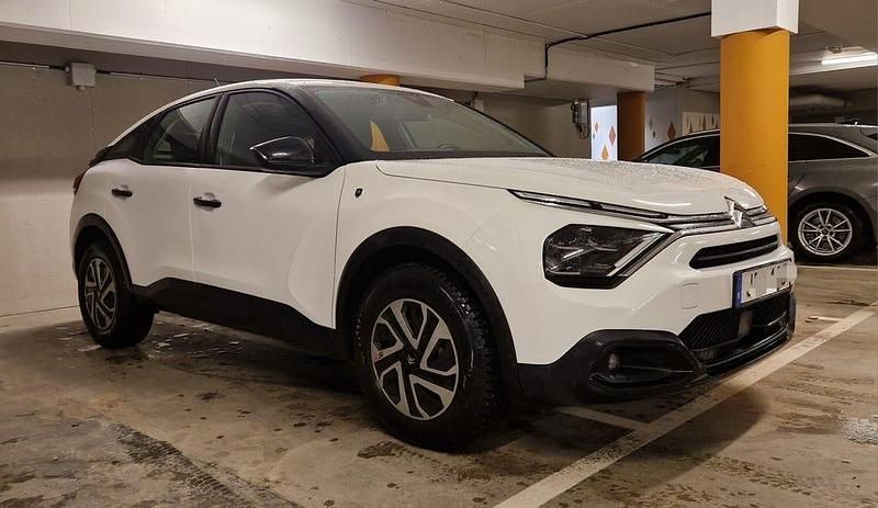 Begagnad 2021 Citroën C4 PureTech Halvkombi | 175 000 kr (Marknadspris) - Bild 1/4