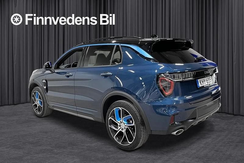 Begagnad Lynk & Co 01 264 HK (194 kW) 2023 Blå SUV