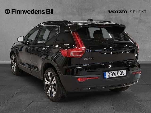 Begagnad Volvo XC40 Core 185 kW (252 HK) 2022 Svart SUV