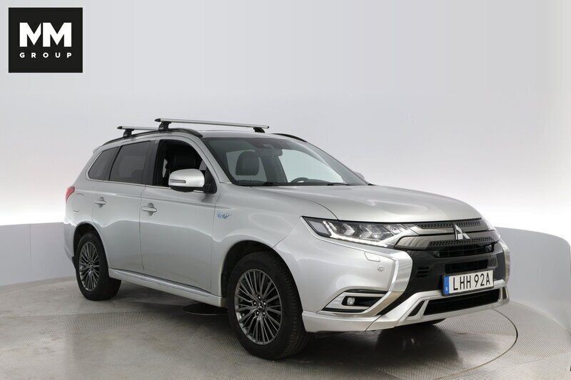 Silver Begagnad 2019 Mitsubishi Outlander P-HEV SUV | 219 900 kr (Marknadspris) - Bild 1/4