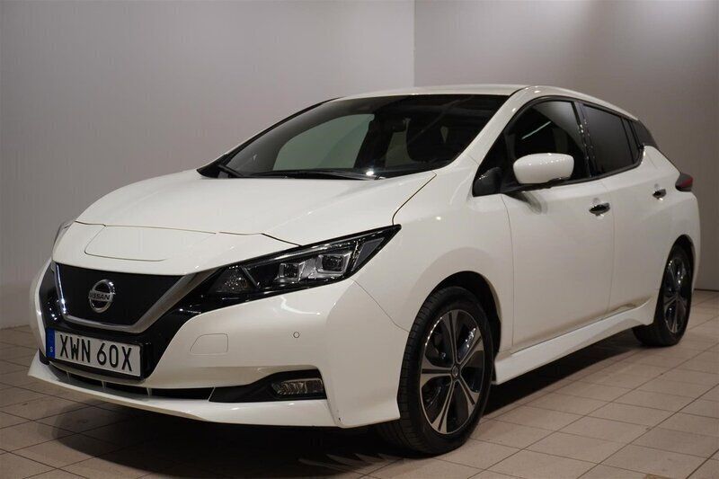 Vit Begagnad 2021 Nissan Leaf N-Connecta Halvkombi | 169 900 kr (Superpris) - Bild 1/4