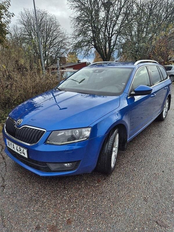 Blå Begagnad 2016 Skoda Octavia Style Kombi | 89 000 kr (Superpris) - Bild 1/4