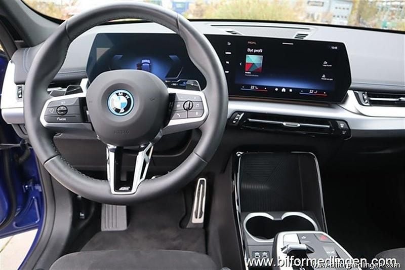 Begagnad BMW X1 M Sport 177 HK (130 kW) 2024 Blå samma som bilen SUV
