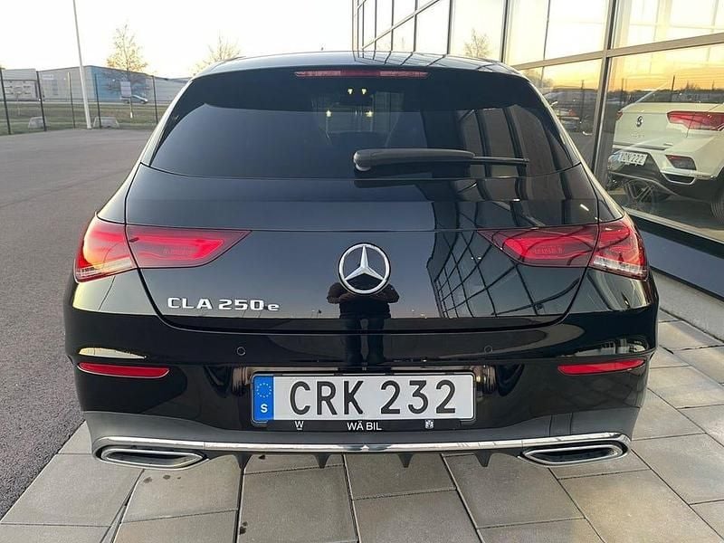 Begagnad Mercedes CLA250 Shooting Brake AMG 218 HK (160 kW) 2022 Svart Kombi