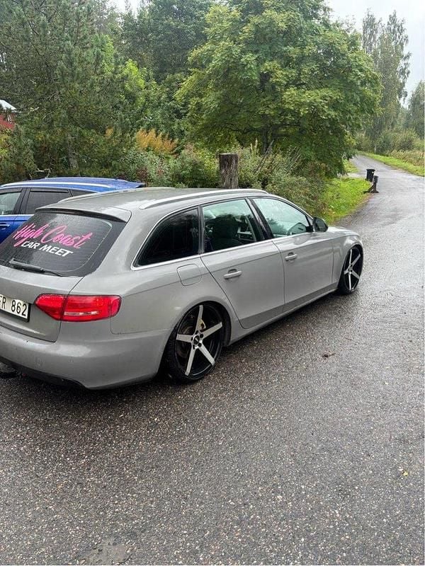 Grå Begagnad 2009 Audi A4 Kombi | 25 000 kr (Superpris) - Bild 1/3