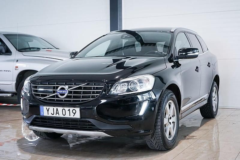 Begagnad Volvo XC60 Standard 190 HK (139 kW) 2016 Svart SUV