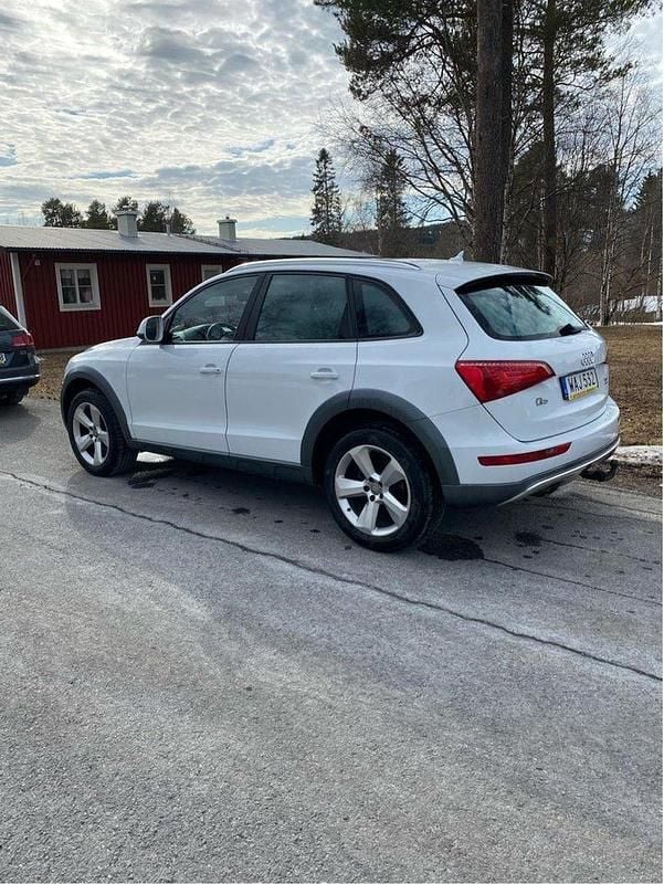 Vit Begagnad 2012 Audi Q5 Design SUV | 95 000 kr (Marknadspris) - Bild 1/4