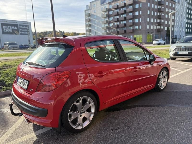 Röd Begagnad 2008 Peugeot 207 Halvkombi | 34 000 kr (Marknadspris) - Bild 1/4
