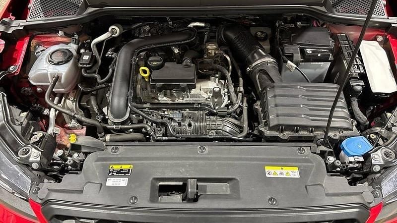 Begagnad Seat Arona Comfort 110 HK (80 kW) 2023 Röd SUV