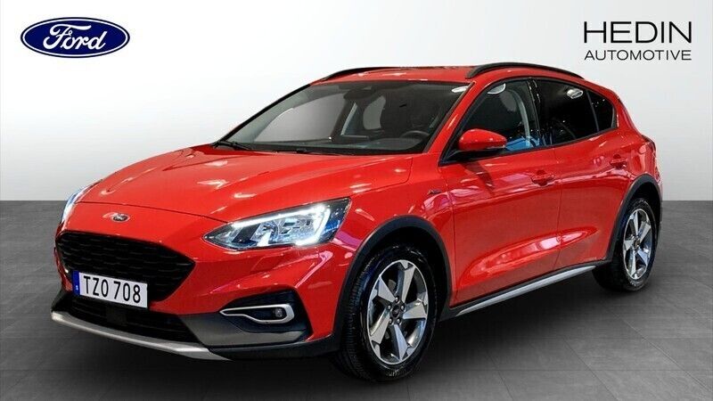Röd (red) Begagnad 2022 Ford Focus Active Halvkombi | 199 900 kr (Marknadspris) - Bild 1/4