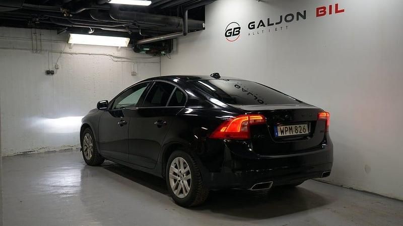 Begagnad Volvo S60 Momentum 190 HK (139 kW) 2017 Svart Sedan