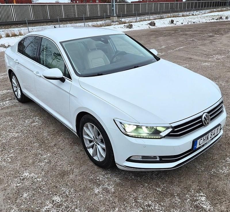 Begagnad VW Passat GT 220 HK (161 kW) 2015 Vit Sedan