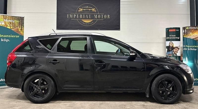 Svart Begagnad 2012 Kia Ceed Sportswagon Kombi | 39 900 kr (Bra pris) - Bild 1/4