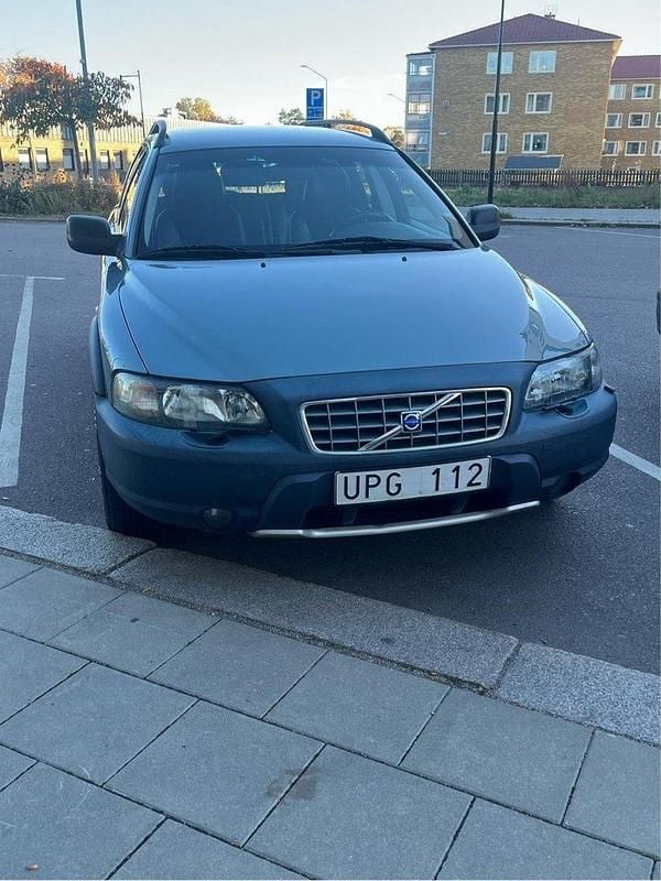 Grön Begagnad 2004 Volvo XC70 Business Edition SUV | 42 000 kr (Marknadspris) - Bild 1/4