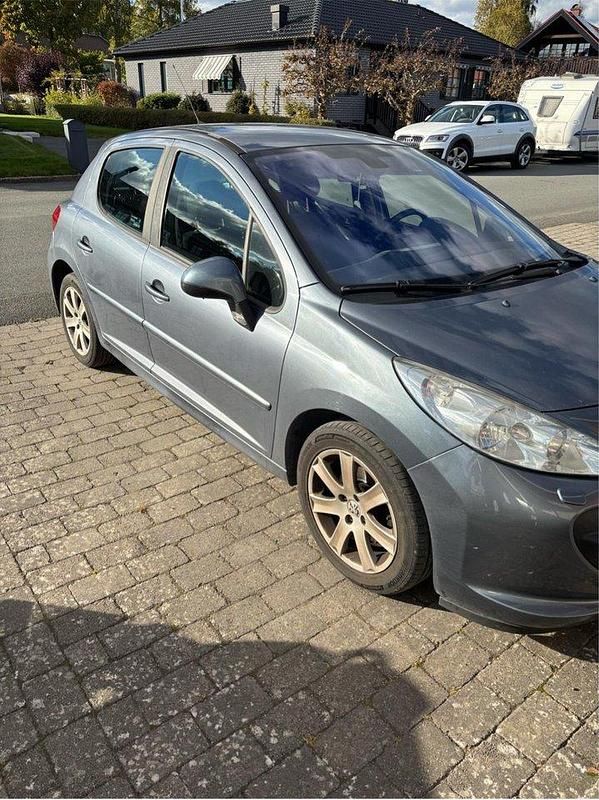 Grå Begagnad 2007 Peugeot 207 Sport Halvkombi | 20 000 kr (Bra pris) - Bild 1/3