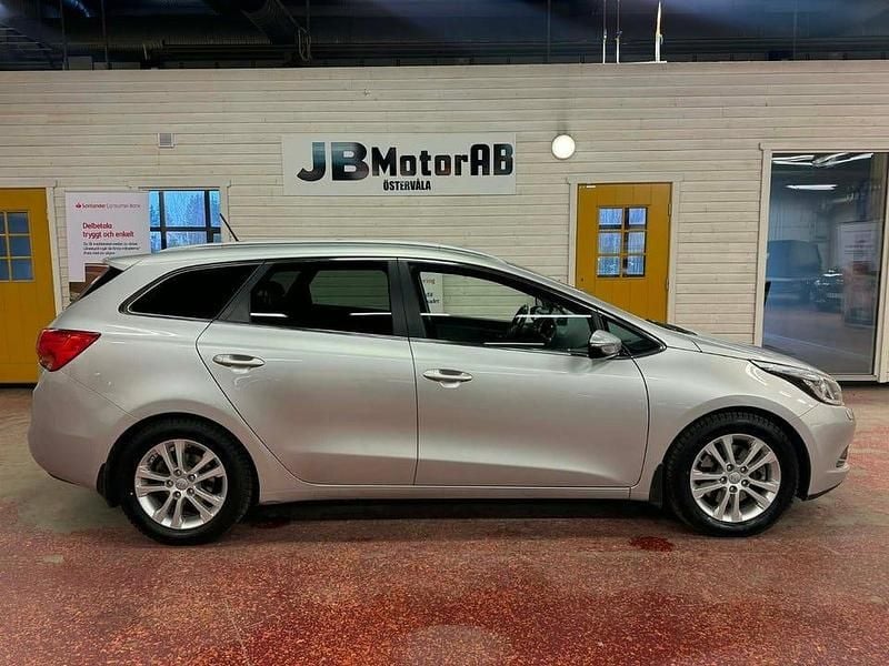Silver Begagnad 2015 Kia Ceed Sportswagon Kombi | 99 900 kr (Marknadspris) - Bild 1/4