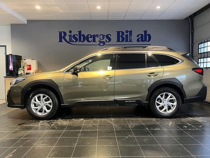 Grön Begagnad 2024 Subaru Outback Kombi | 419 900 kr (Marknadspris) - Bild 1/4