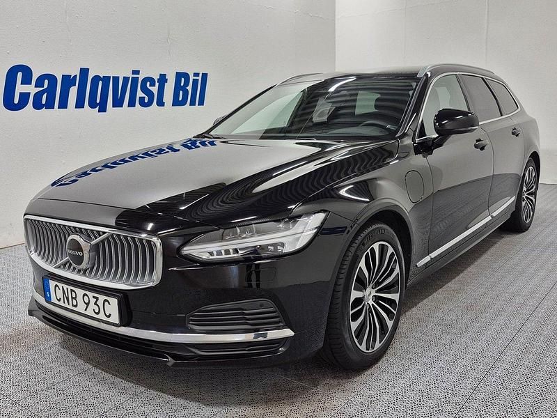 Svart Begagnad 2023 Volvo V90 Core Kombi | 369 000 kr (Marknadspris) - Bild 1/4