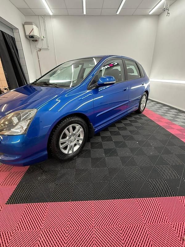 Begagnad Honda Civic 110 HK (80 kW) 2005