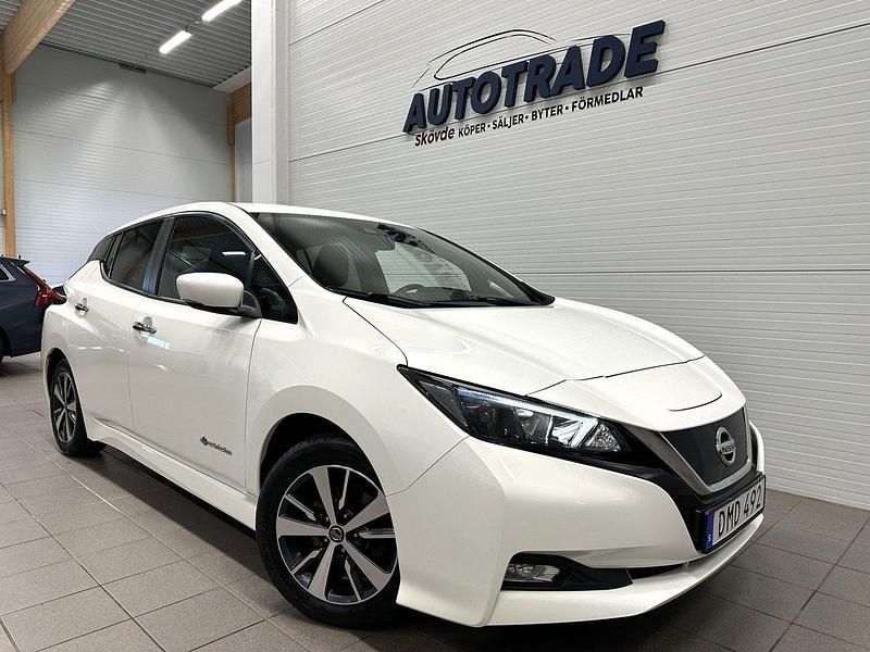 Vit Begagnad 2018 Nissan Leaf Acenta Halvkombi | 129 900 kr (Dyr) - Bild 1/4
