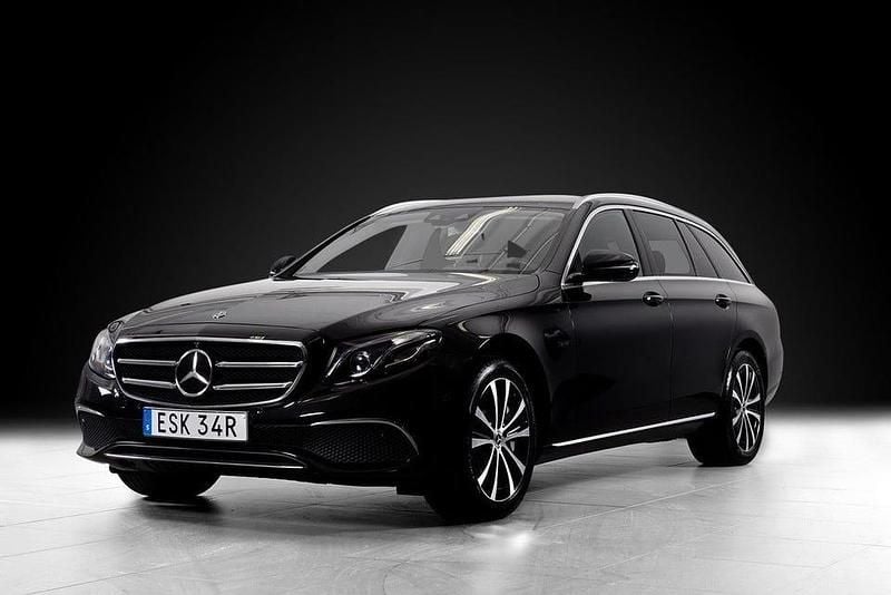 Svart Begagnad 2019 Mercedes E300 Avantgarde Kombi | 299 000 kr (Marknadspris) - Bild 1/4