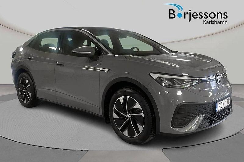Grå Begagnad 2022 VW ID.5 Pro Performance SUV | 349 000 kr (Marknadspris) - Bild 1/4