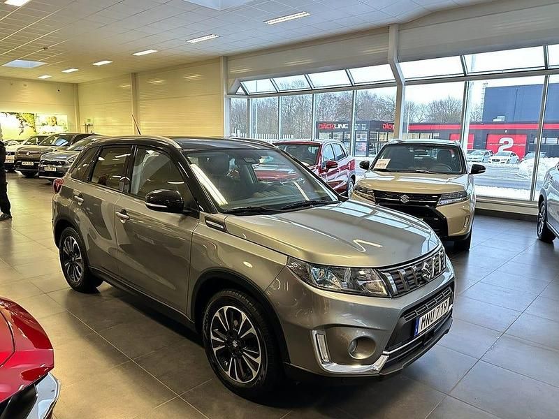 Begagnad Suzuki Vitara 140 HK (102 kW) 2018 Mörkgrå SUV