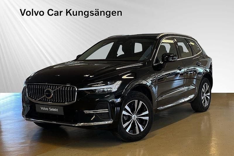 Svart Begagnad 2023 Volvo XC60 Core SUV | 459 900 kr (Bra pris) - Bild 1/4