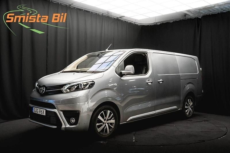 Silver Begagnad 2020 Toyota Proace Van | 198 900 kr (Marknadspris) - Bild 1/3