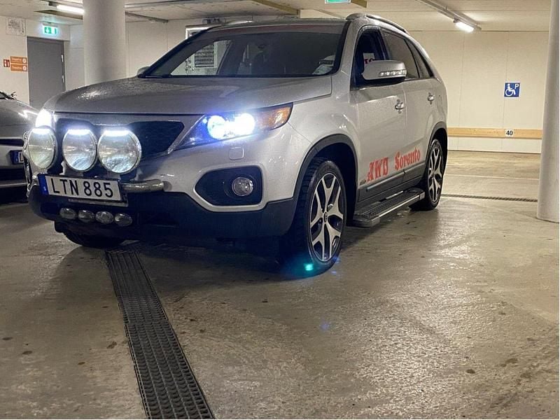 Silver Begagnad 2012 Kia Sorento SUV | 79 000 kr (Marknadspris) - Bild 1/4
