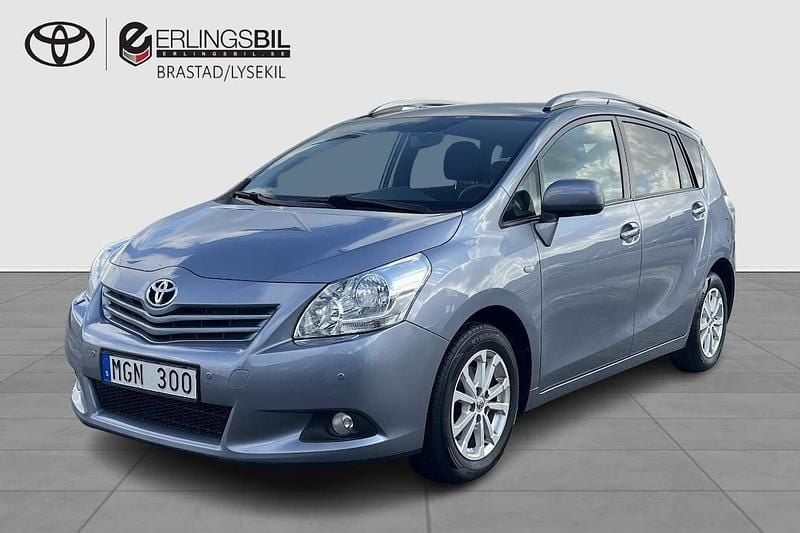 Blå Begagnad 2011 Toyota Verso Multidrive S Minibuss | 119 000 kr (Marknadspris) - Bild 1/4