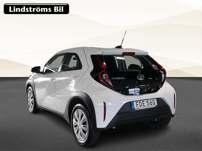 Begagnad Toyota Aygo X Play 72 HK (52 kW) 2022 Vit SUV