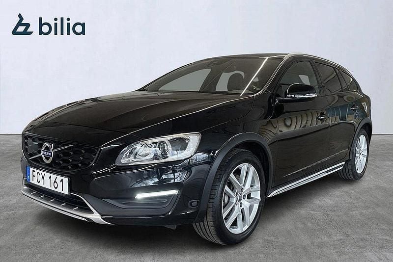 Svart Begagnad 2016 Volvo V60 CC Kombi | 239 000 kr (Bra pris) - Bild 1/4