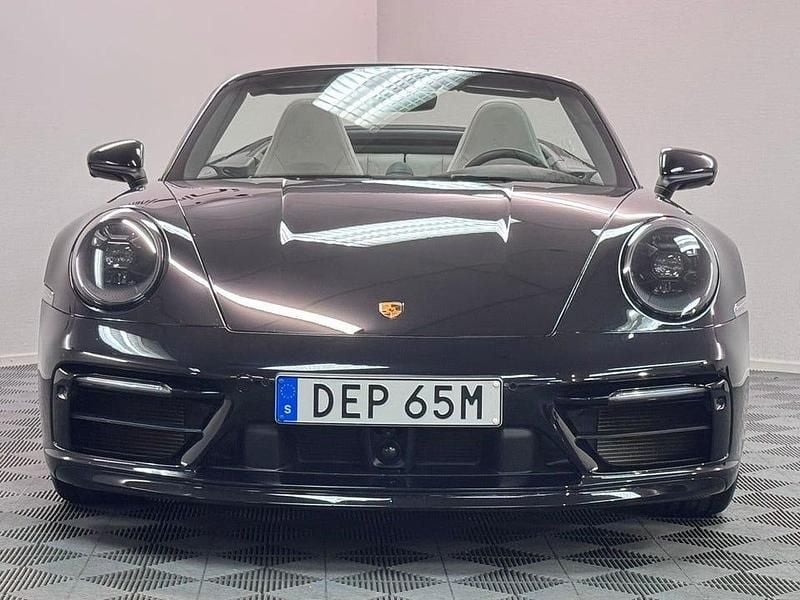 Begagnad Porsche 911 Carrera 4S 450 HK (330 kW) 2022 Jet black metallic