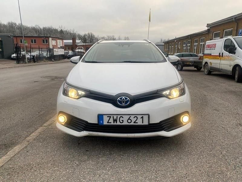 Begagnad 2018 Toyota Auris Touring Sports Kombi | 117 500 kr (Marknadspris) - Bild 1/4