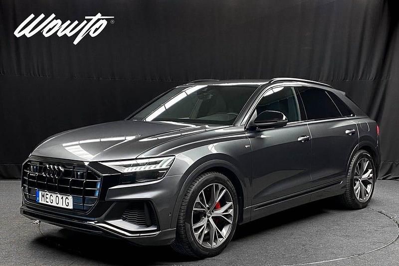 Grå Begagnad 2023 Audi Q8 S-Line SUV | 719 800 kr (Marknadspris) - Bild 1/3