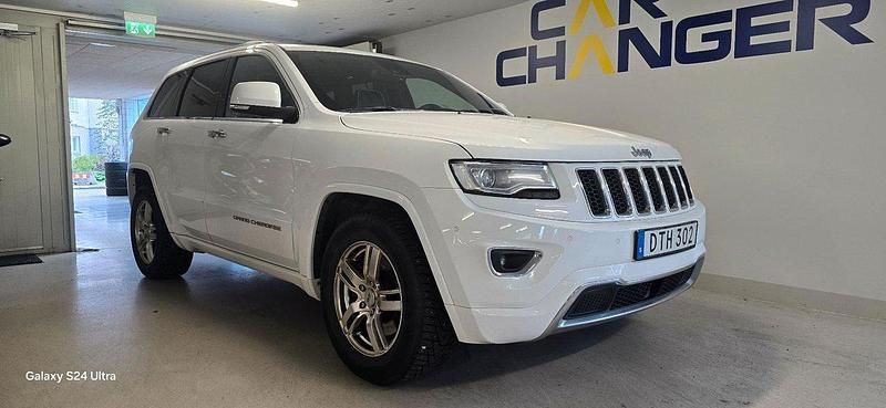 Vit Begagnad 2015 Jeep Grand Cherokee SUV | 134 900 kr (Superpris) - Bild 1/4