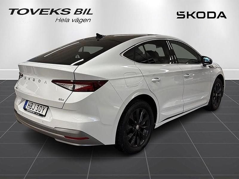 Begagnad Skoda Enyaq iV LAURIN & KLEMENT 210 kW (286 HK) 2024 Moon white metallic SUV