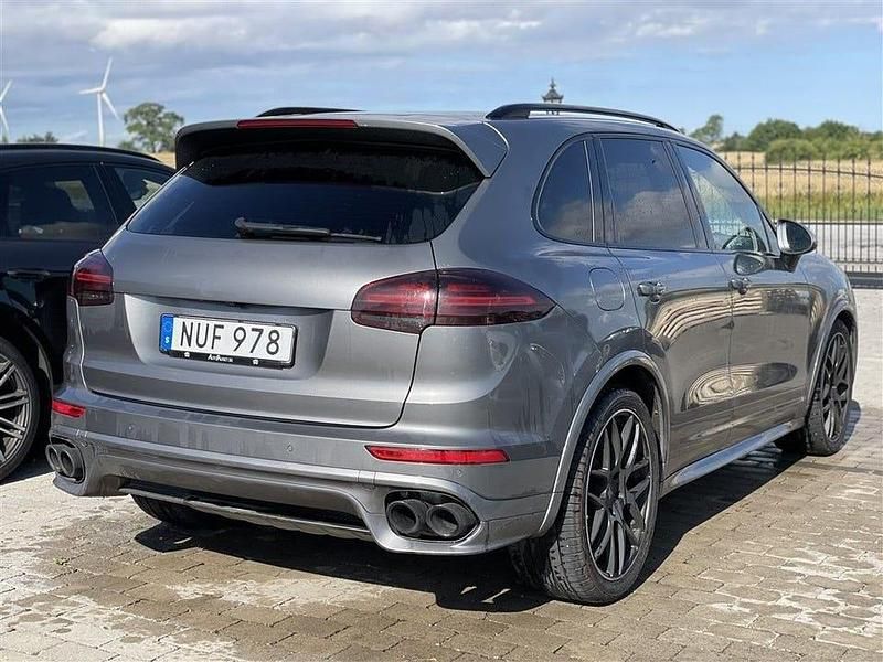 Begagnad Porsche Cayenne GTS Chrono 441 HK (324 kW) 2015 Grå SUV