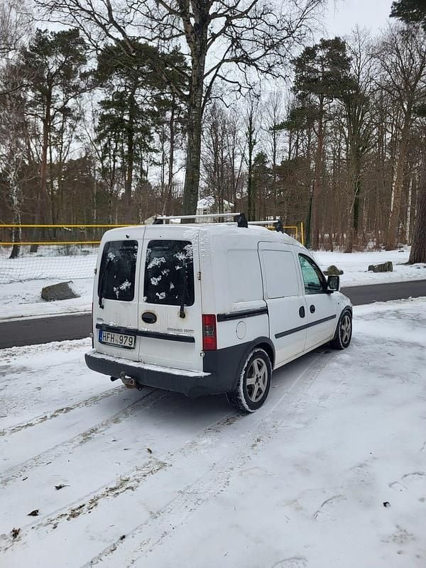 Begagnad Opel Combo 75 HK (55 kW) 2007 Minibuss