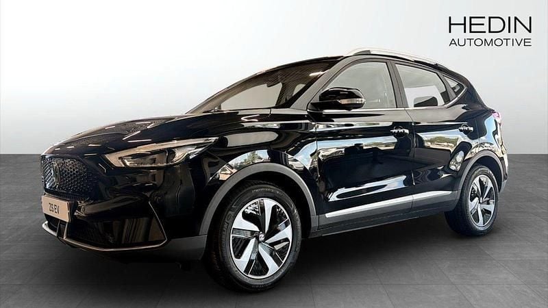Svart (black) Begagnad 2022 MG ZS Luxury Sedan | 249 900 kr (Bra pris) - Bild 1/4