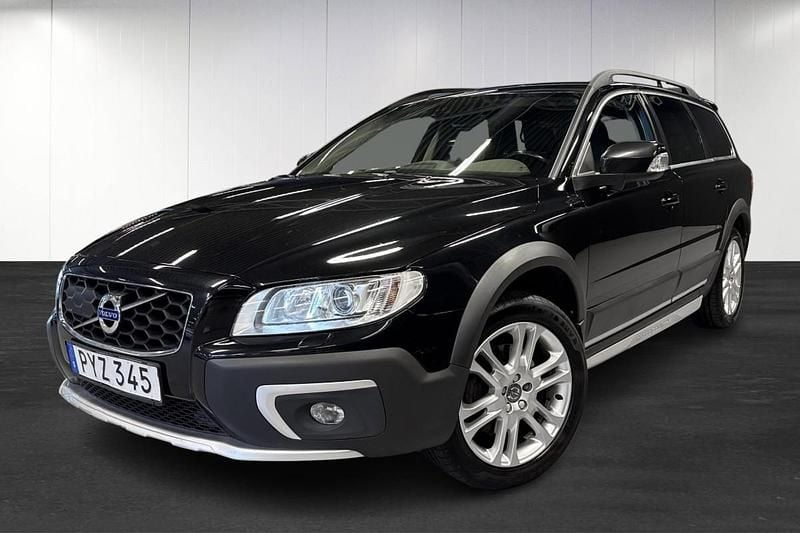 Svart (black) Begagnad 2015 Volvo XC70 Standard SUV | 240 000 kr (Marknadspris) - Bild 1/4