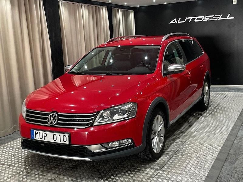 Röd Begagnad 2012 VW Passat Alltrack Kombi | 129 900 kr (Lite dyr) - Bild 1/4