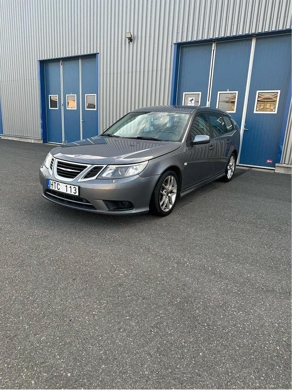 Grå Begagnad 2009 Saab 9-3 Linear Kombi | 41 499 kr (Bra pris) - Bild 1/4
