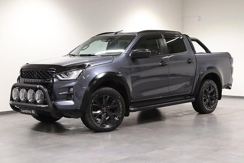 Grå metallic Begagnad 2024 Isuzu D-Max Sedan | 661 250 kr (Lite dyr) - Bild 1/4