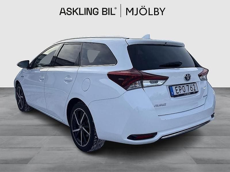 Begagnad Toyota Auris Touring Sports Edition 136 HK (100 kW) 2018 Vit Kombi